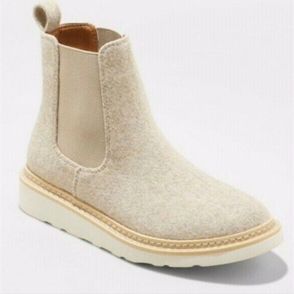 ISO Universal Thread Dawn Wool Chelsea Boots